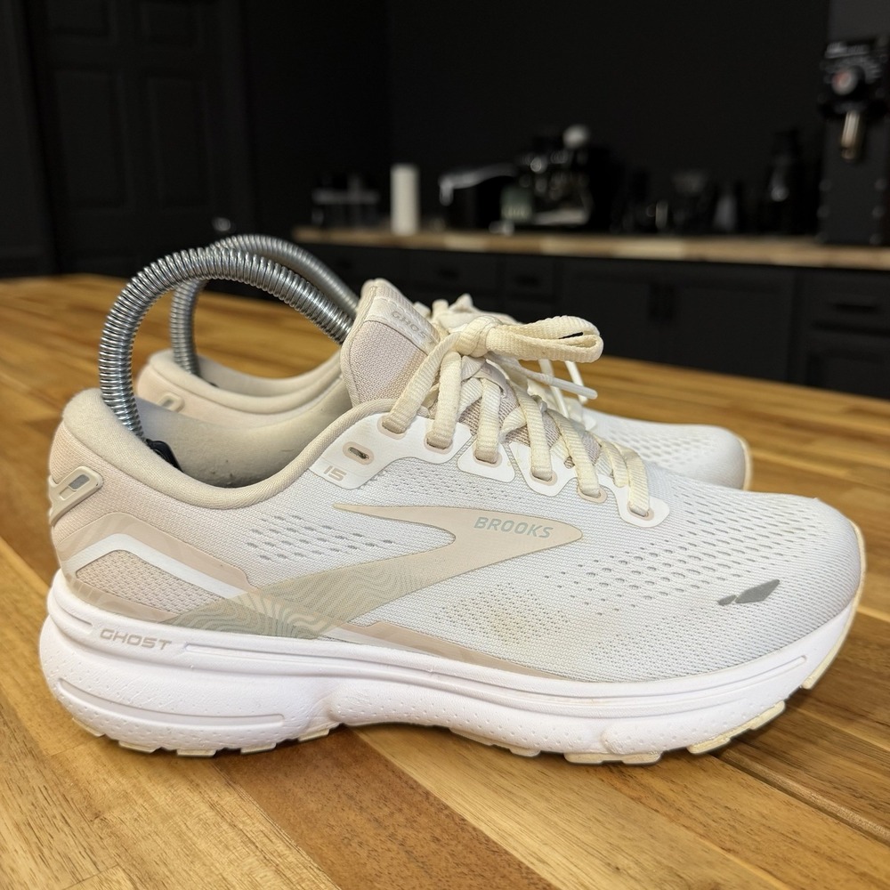 Brooks Ghost 15 Womens Size 7 Running Shoes Athletic Tan Cream White Sneakers